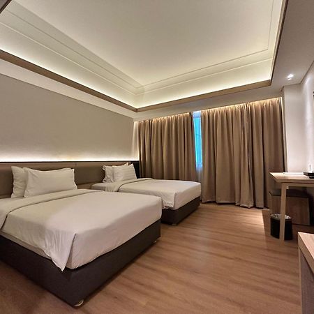 Orchardz Jayakarta Hotel Exterior photo