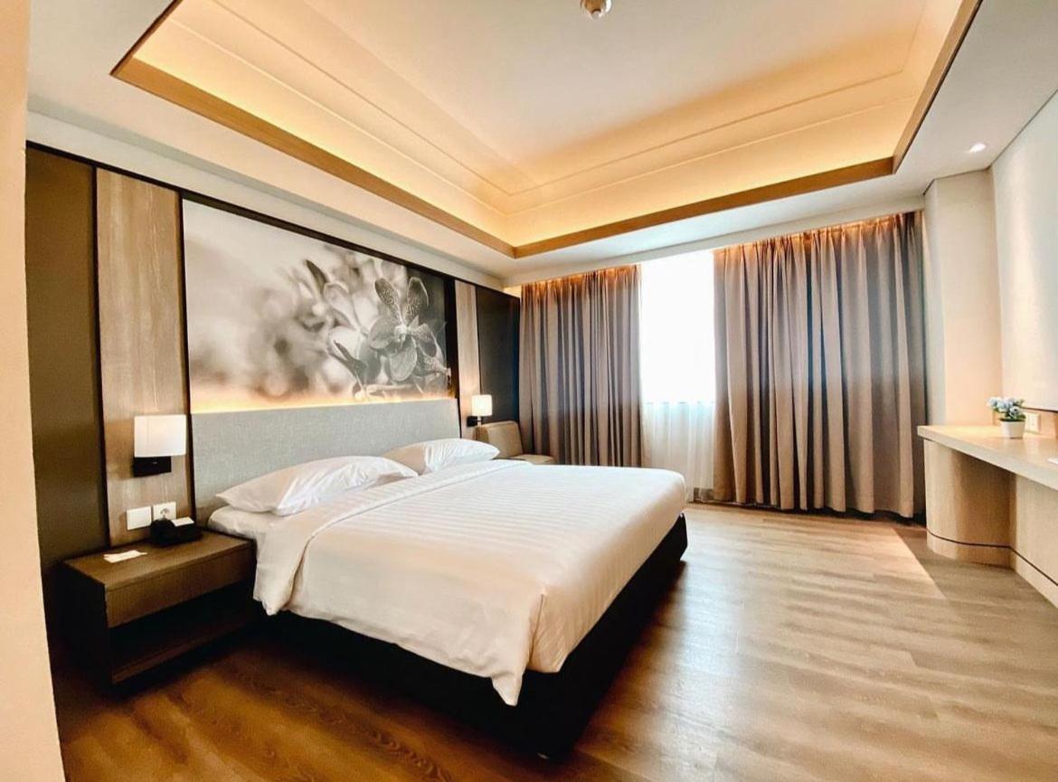 Orchardz Jayakarta Hotel Exterior photo