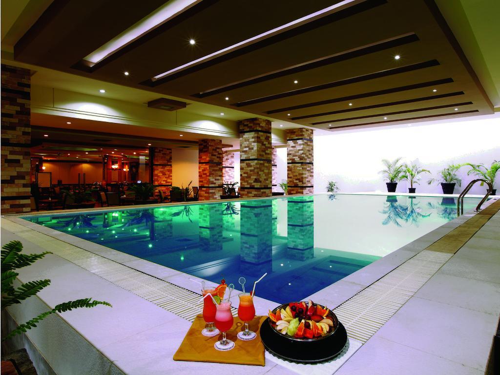 Orchardz Jayakarta Hotel Exterior photo