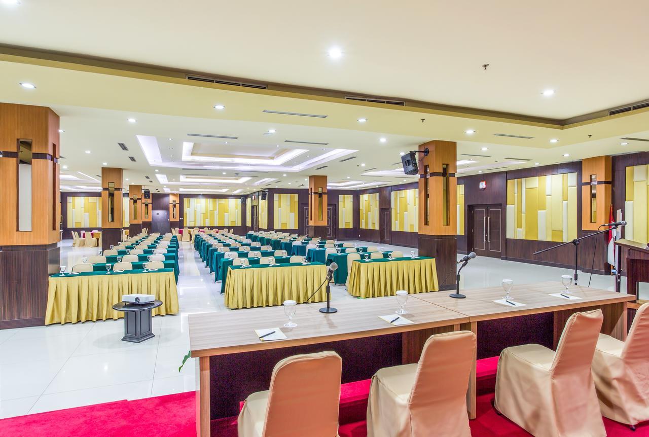 Orchardz Jayakarta Hotel Exterior photo