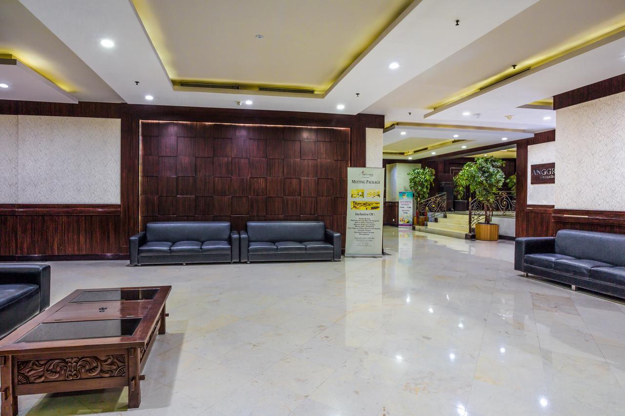 Orchardz Jayakarta Hotel Exterior photo